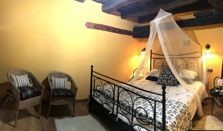 Apartamentos La Casa De Las Chimeneas
