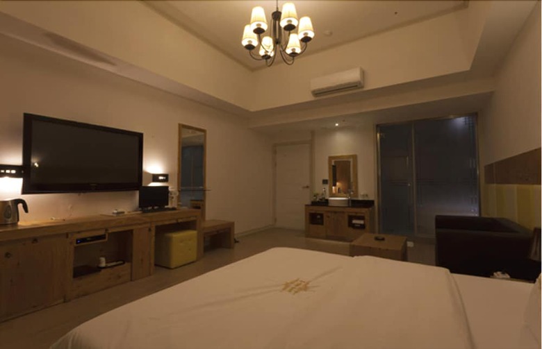 J-top Hotel