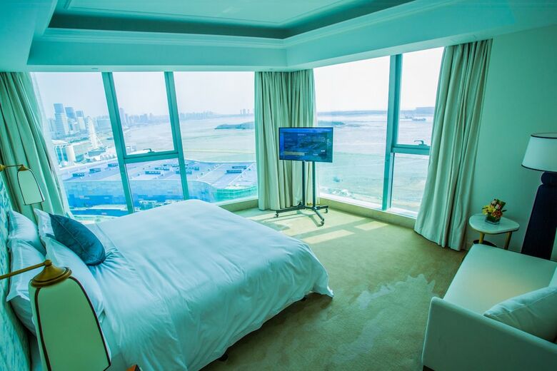 Hotel Plaza Carnival Qingdao