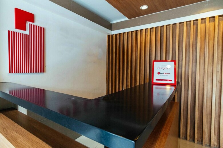 Hotel Reddoorz @ Urban Deca Tower Edsa