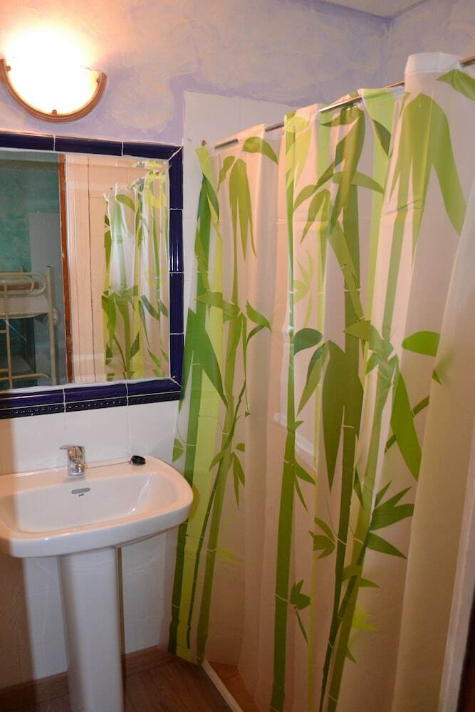 Hostal Albergue La Jarilla