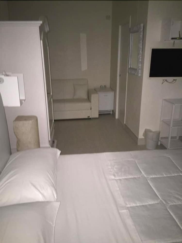 Hotel 2 Star Luxury Room Rooftop