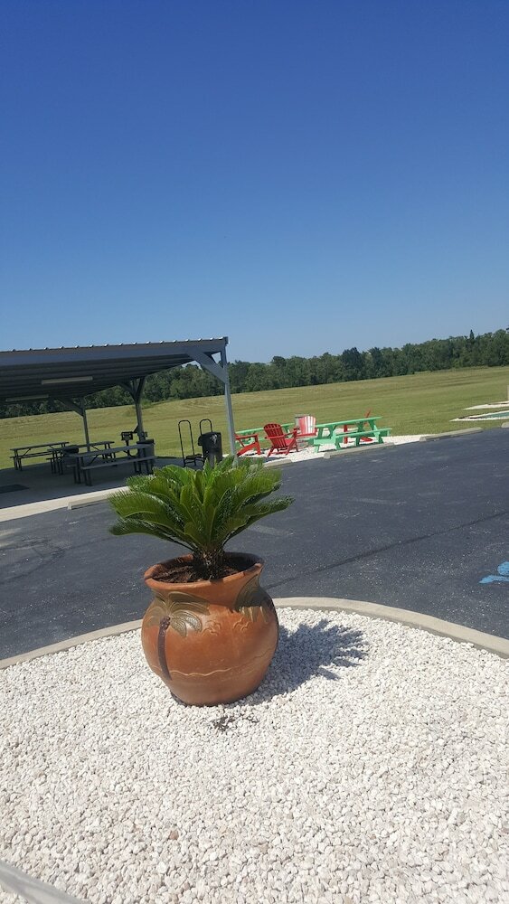 Amelia Extended Stay & Hotel