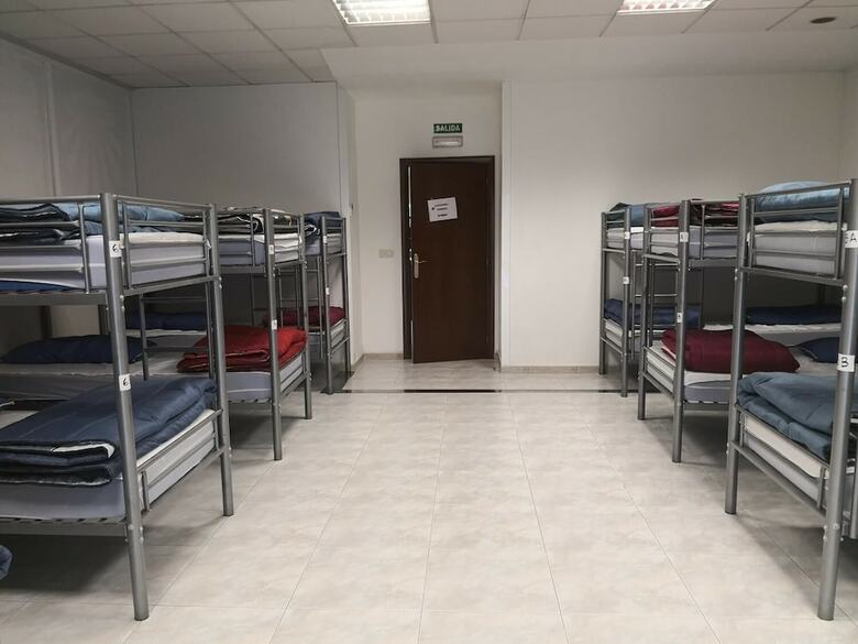 Hostal Albergue Arraigos