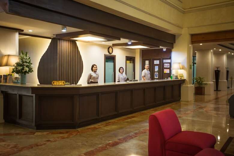 Hotel Luxur Place