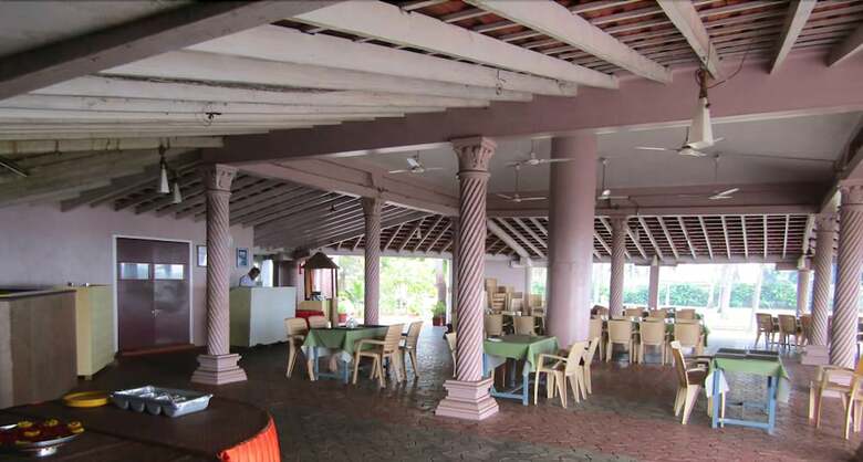 Hotel Mamalla Beach Resort