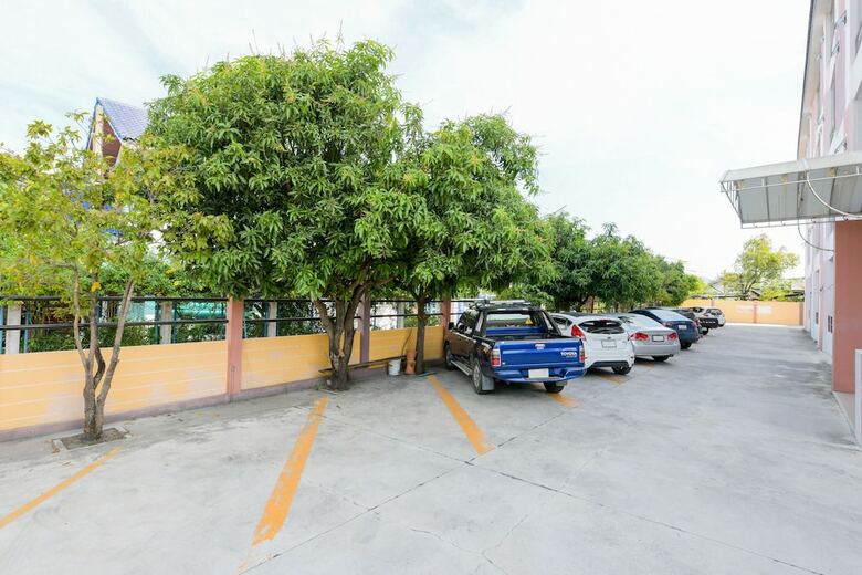 Hotel Oyo 452 Purada Mansion