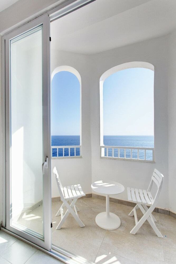 Seafront Apartment, Marvelous Views Gr8 Location