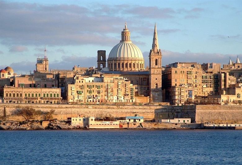 Charming Seafront Apartment, Perfect For Families