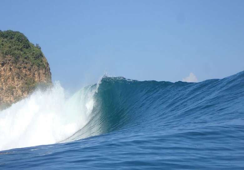 Ekas Surf Resort