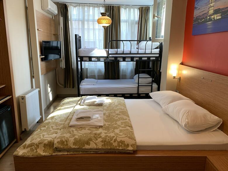 Hostal Antique Hostel & Guesthouse
