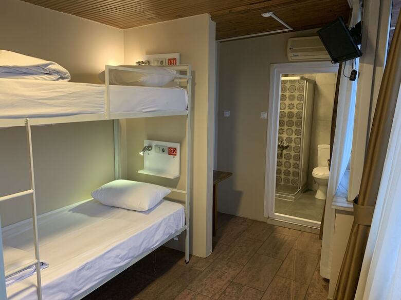 Hostal Antique Hostel & Guesthouse
