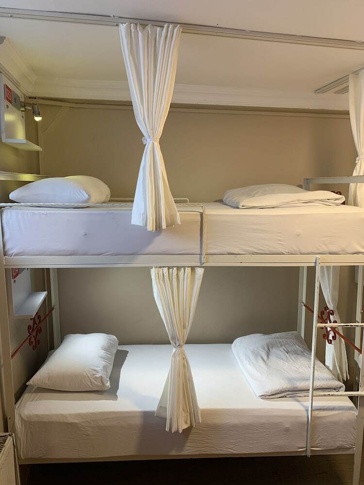 Hostal Antique Hostel & Guesthouse