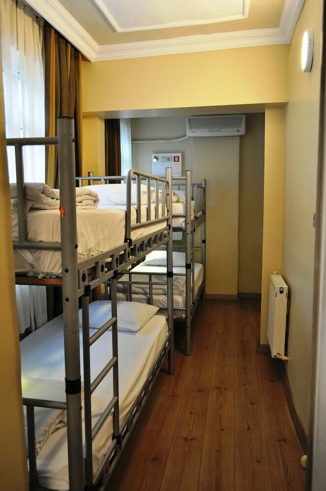 Hostal Antique Hostel & Guesthouse