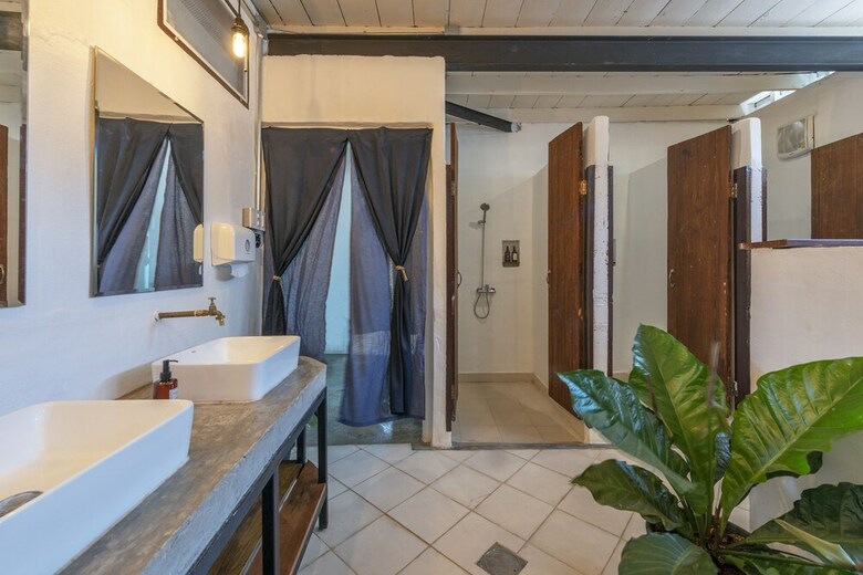 Hostal Kanvela House - Hostel