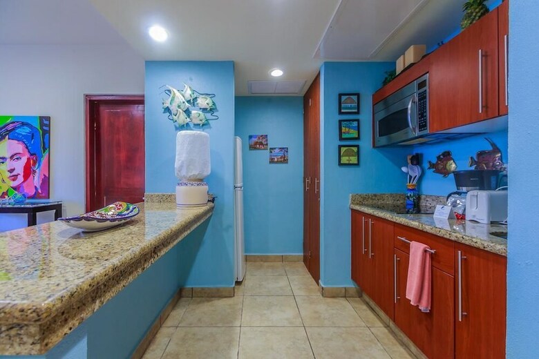 Beautiful Ground Floor Two Bedroom Suite At Ixchel