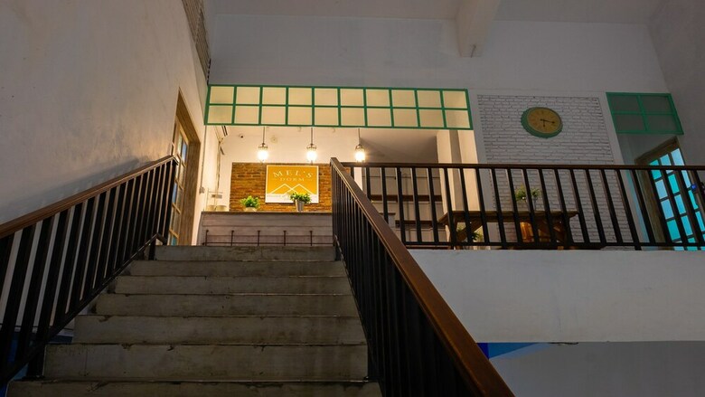Hostal Mel's Dorm Hostel