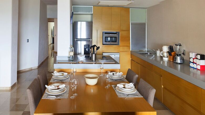 Ocean View Apartments By Homing Bird
