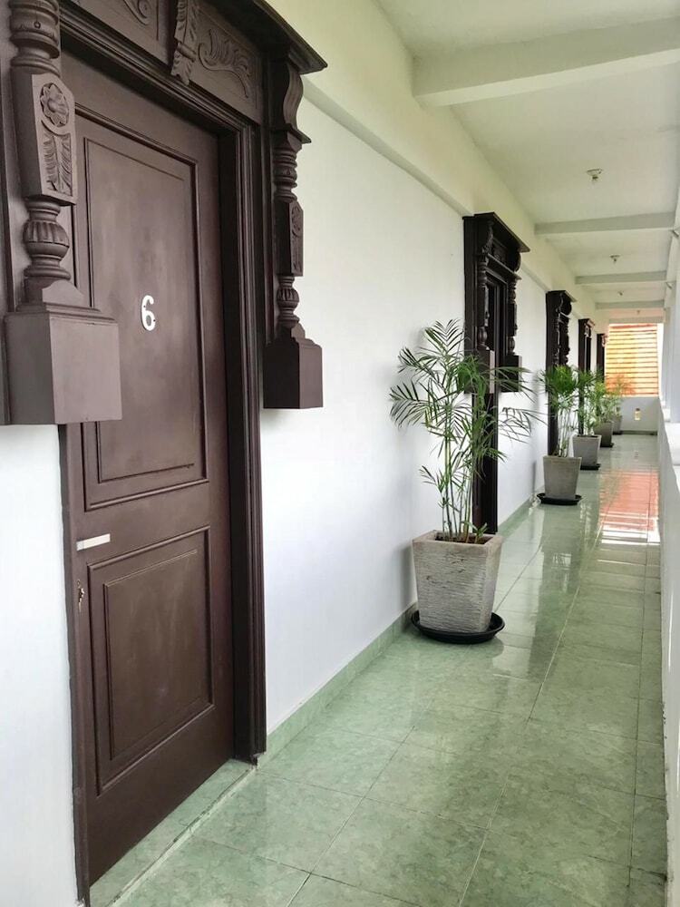 Hotel Duta Surf