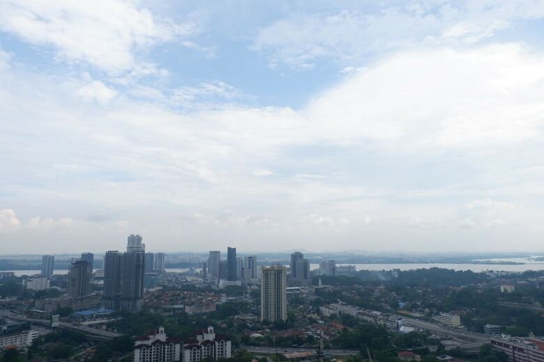 Apartamentos Flexiasia City Garden. Pinnacle Tower