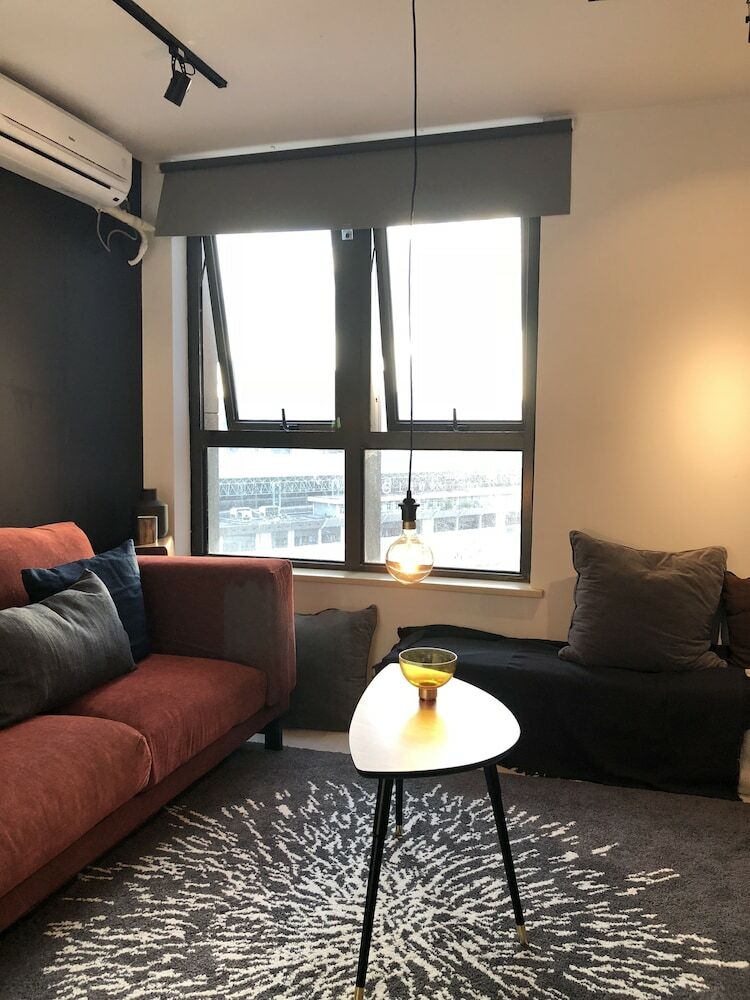 Hotel Henry's Apartment- Executive 717