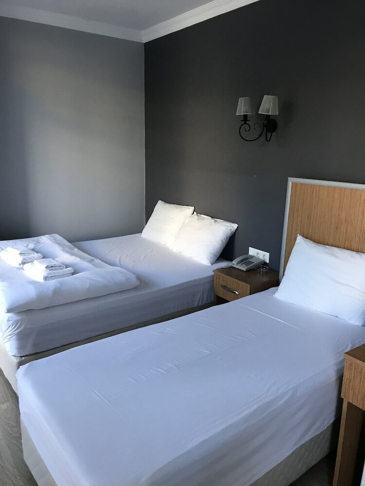 Ema Hotel