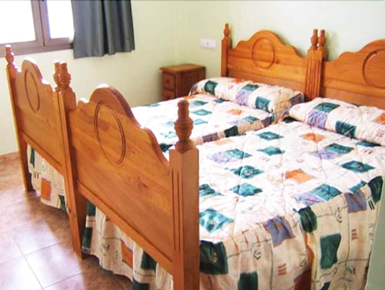 Hostal Albergue La Font Lluny