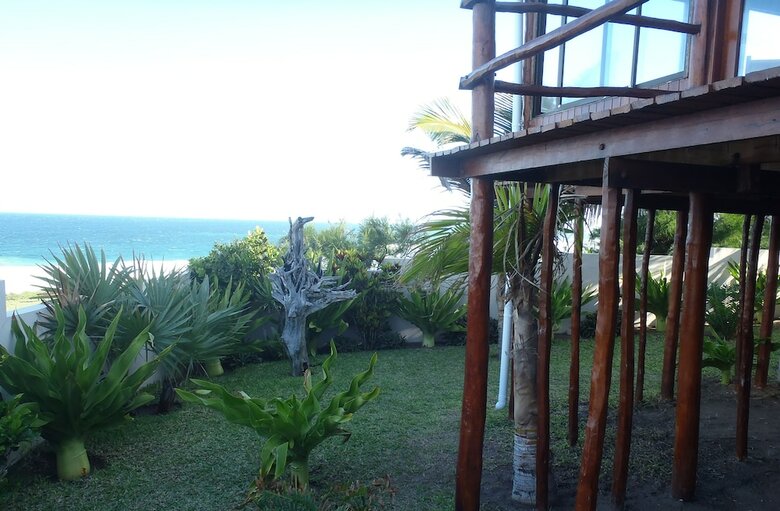 Hotel C-mew Guesthouse