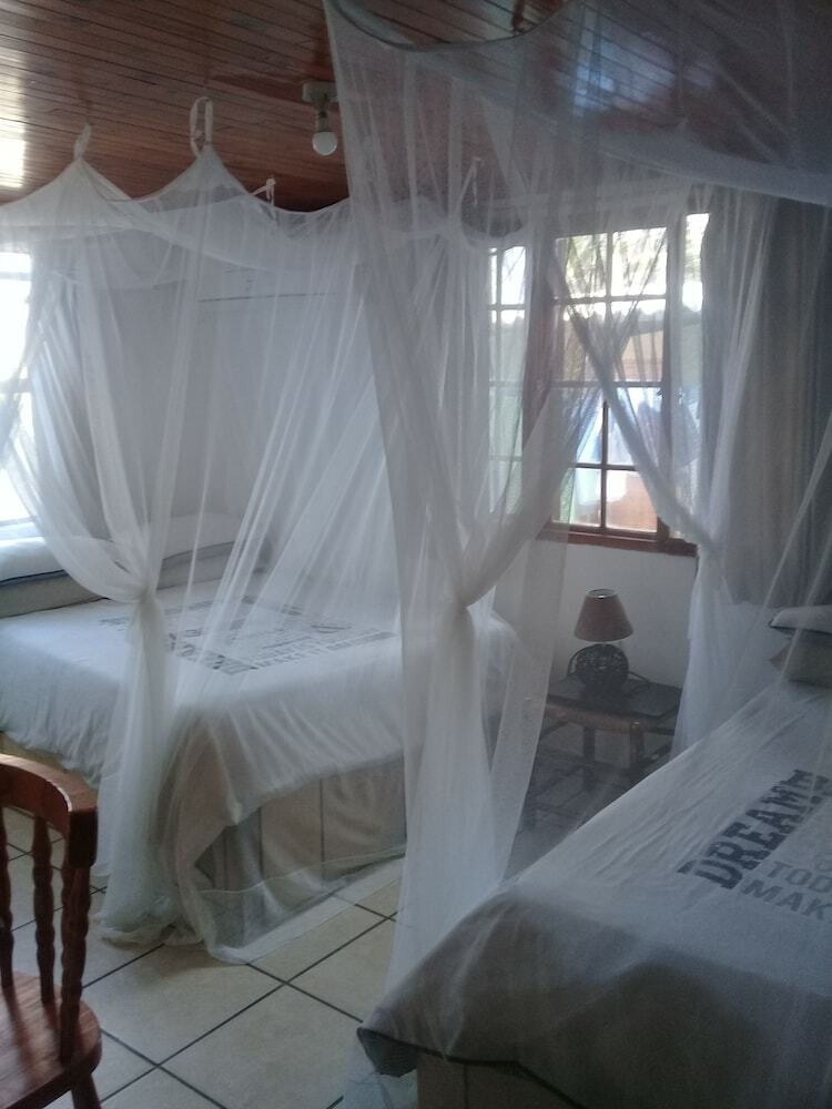 Hotel C-mew Guesthouse