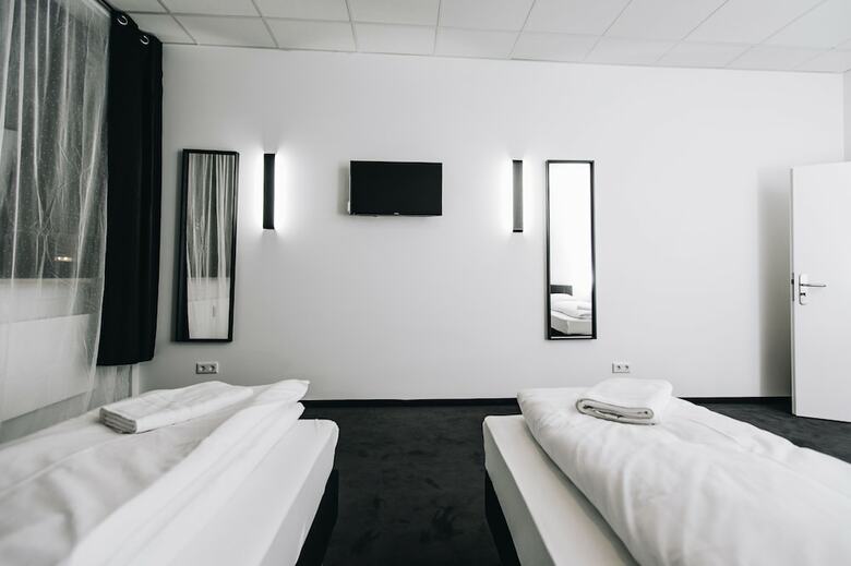 Hostal Huxx City