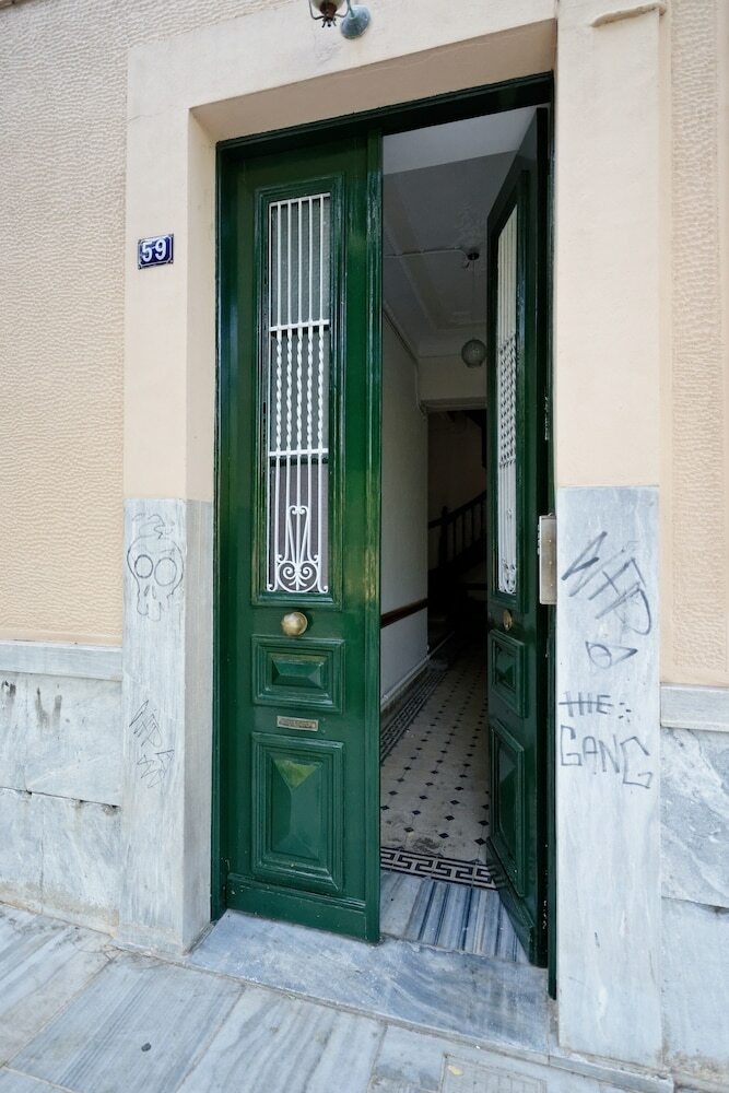 Apartamentos The Athens History
