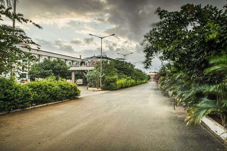R G Hotels And Resort