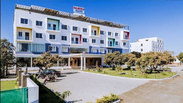 R G Hotels And Resort