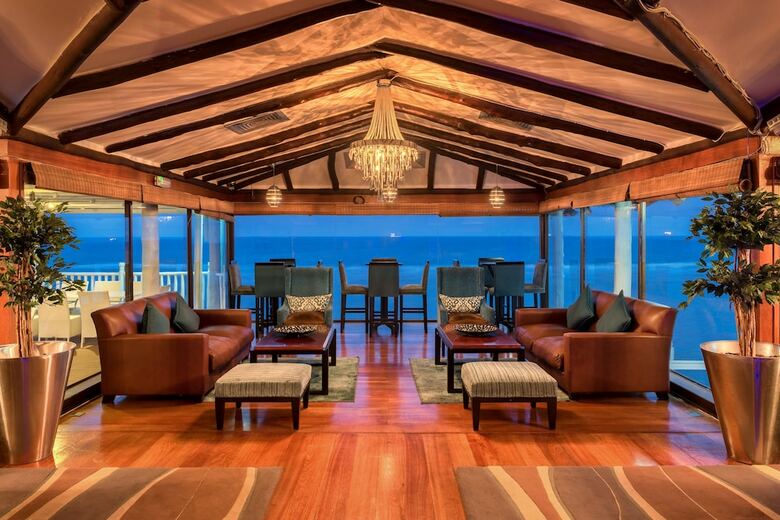 Hotel Village By Sea Cliff