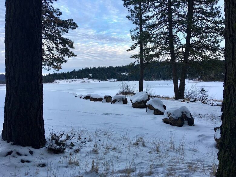 #51 & #52 Hyatt Lake Compound~sleeps 10~lake View