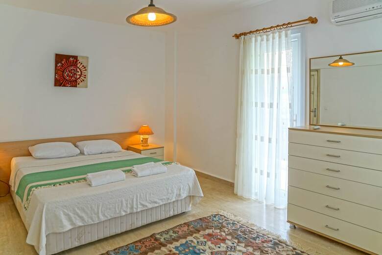 Mona Apartment