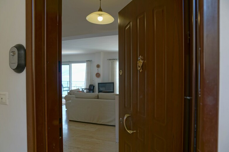 Mona Apartment