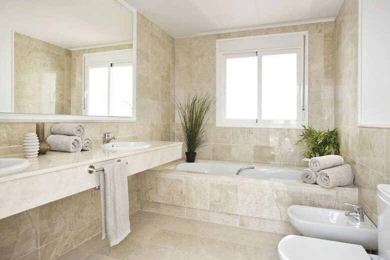 Apartamentos Livescape Aloha Royal
