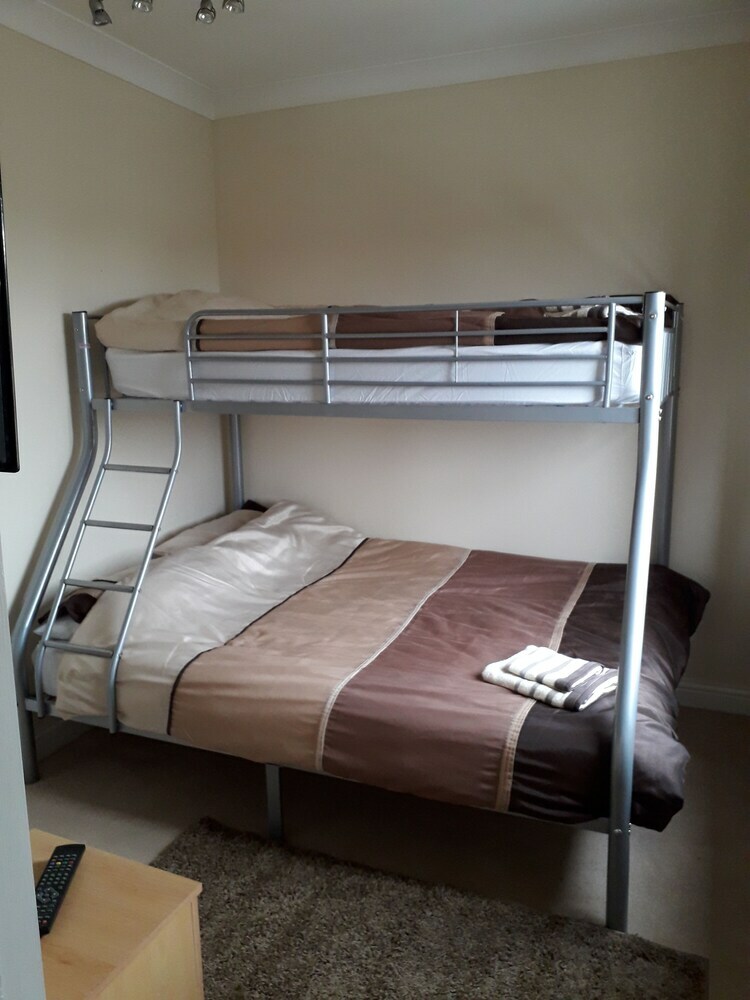 Hotel Elm House Accommodation