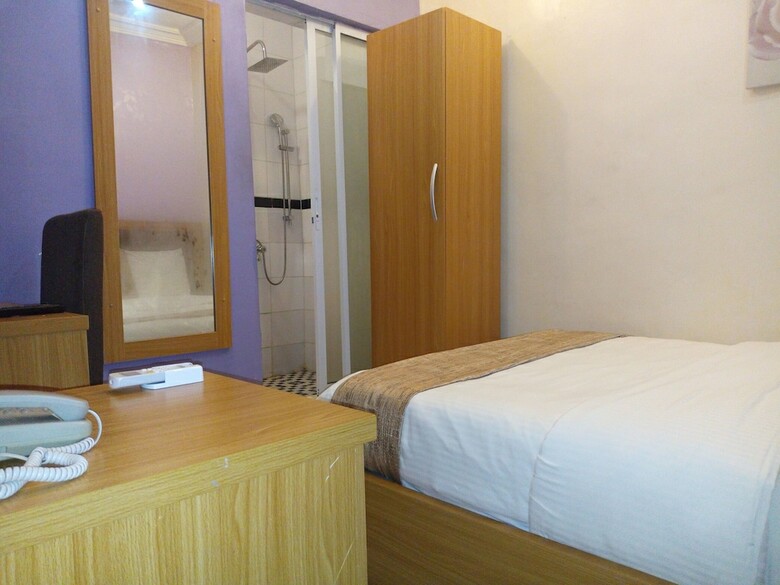 Hotel Euro Lounge And Suites