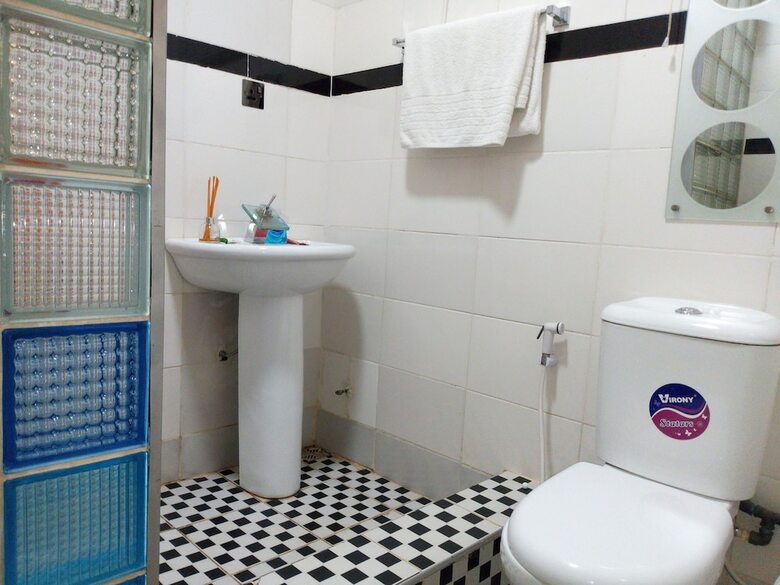 Hotel Euro Lounge And Suites