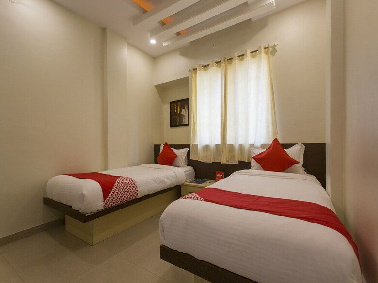 Hotel Oyo 11566 Shree Swami Apartment