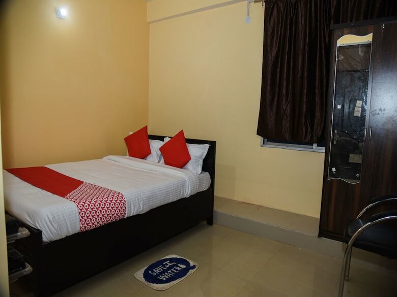 Oyo 15071 Hotel Harsh Raj Residency