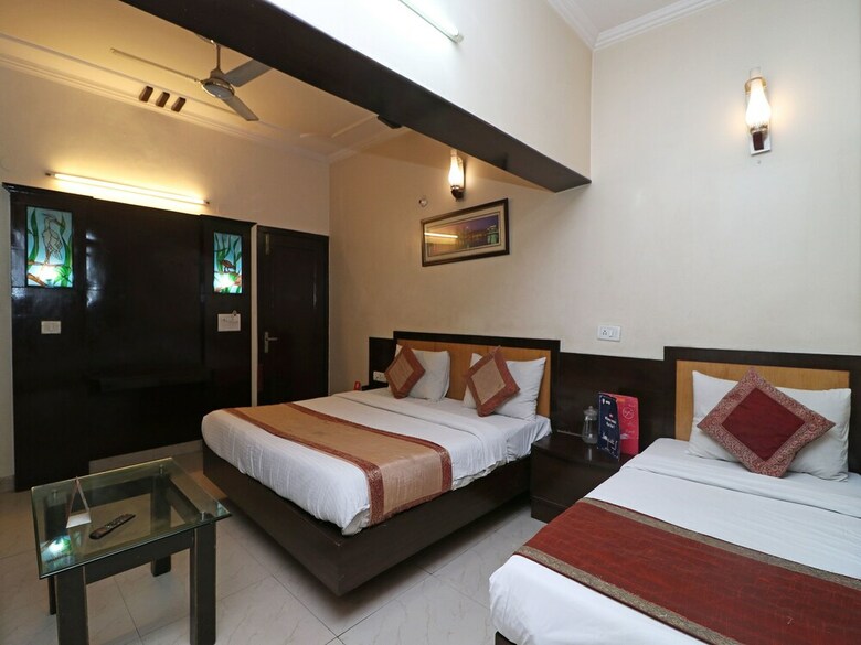 Oyo 14705 Hotel India Palace