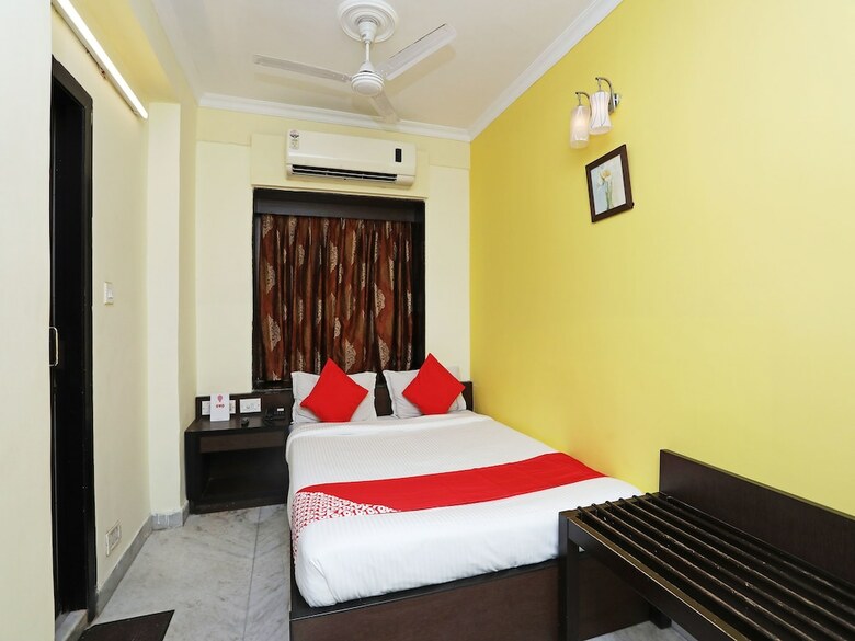 Oyo 15258 Hotel Arya International