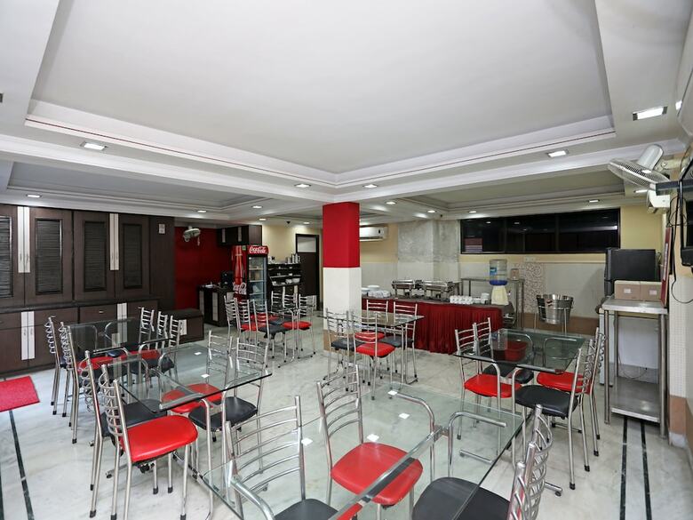 Oyo 15258 Hotel Arya International
