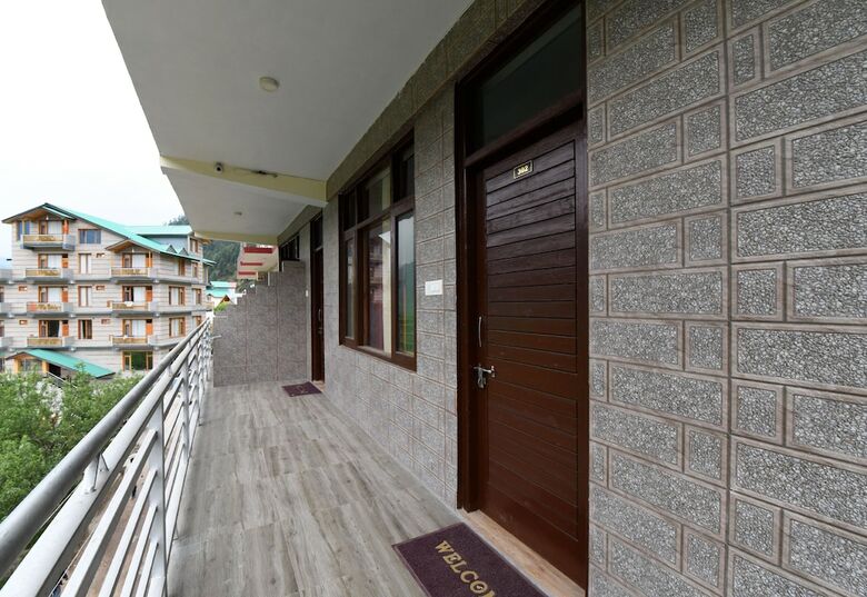 Oyo 14393 Hotel Akash Hills