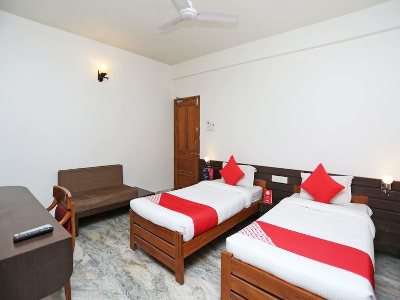 Hotel Oyo 14577 Vijay Palace
