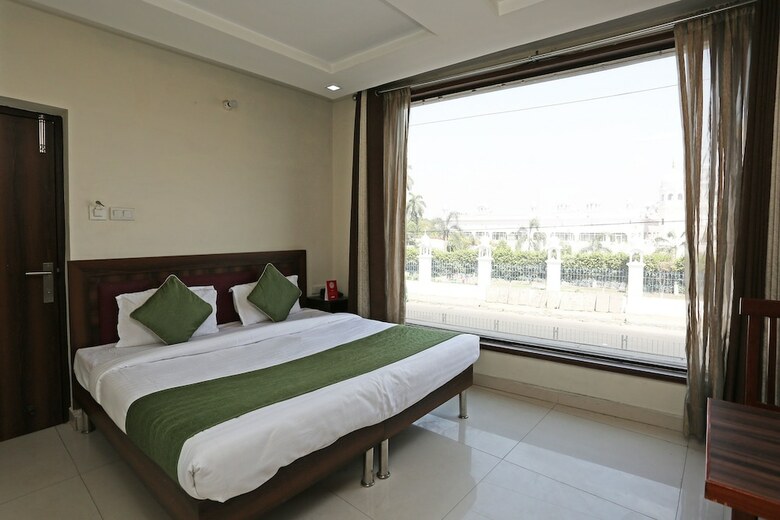 Oyo 8590 Hotel Sea
