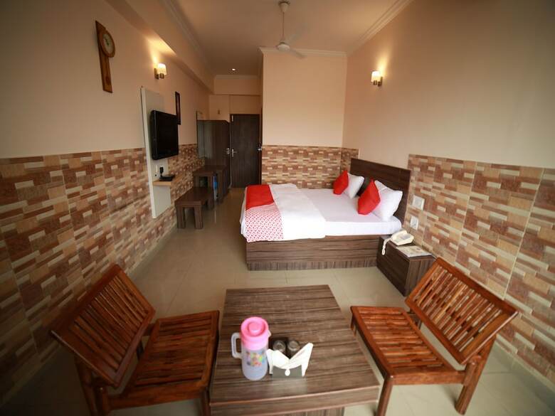 Hotel Oyo 15561 Corporate Villa
